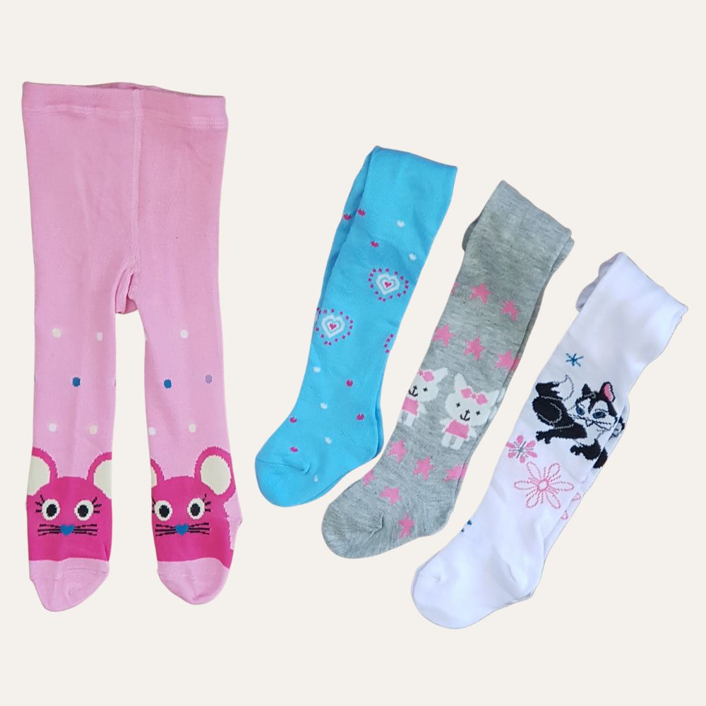 On display is the Alaya Junior 4-Pack Cozy Cartoon Leggings for Babies, an ideal baby gift set. This set includes delightful pink winter leggings with a mouse face, blue socks decorated with hearts, gray socks featuring bears and stars, and white socks with a charming black-and-white raccoon accented by a pink flower.