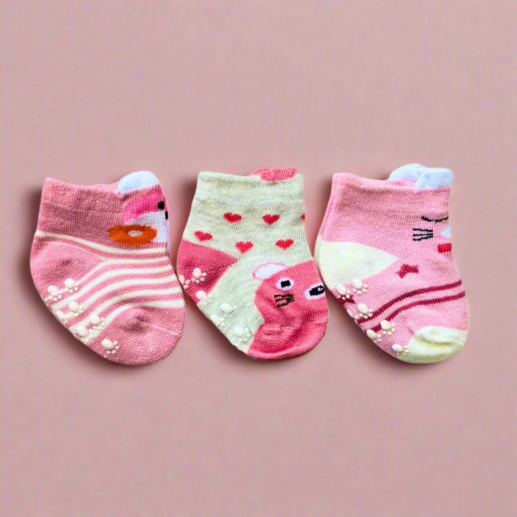 Carter’s Baby Girls 3-Pack Socks (0–6M)