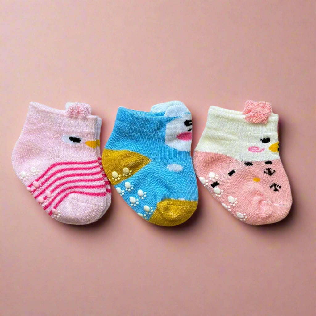 Carter’s Baby Girls 3-Pack Socks (0–6M)