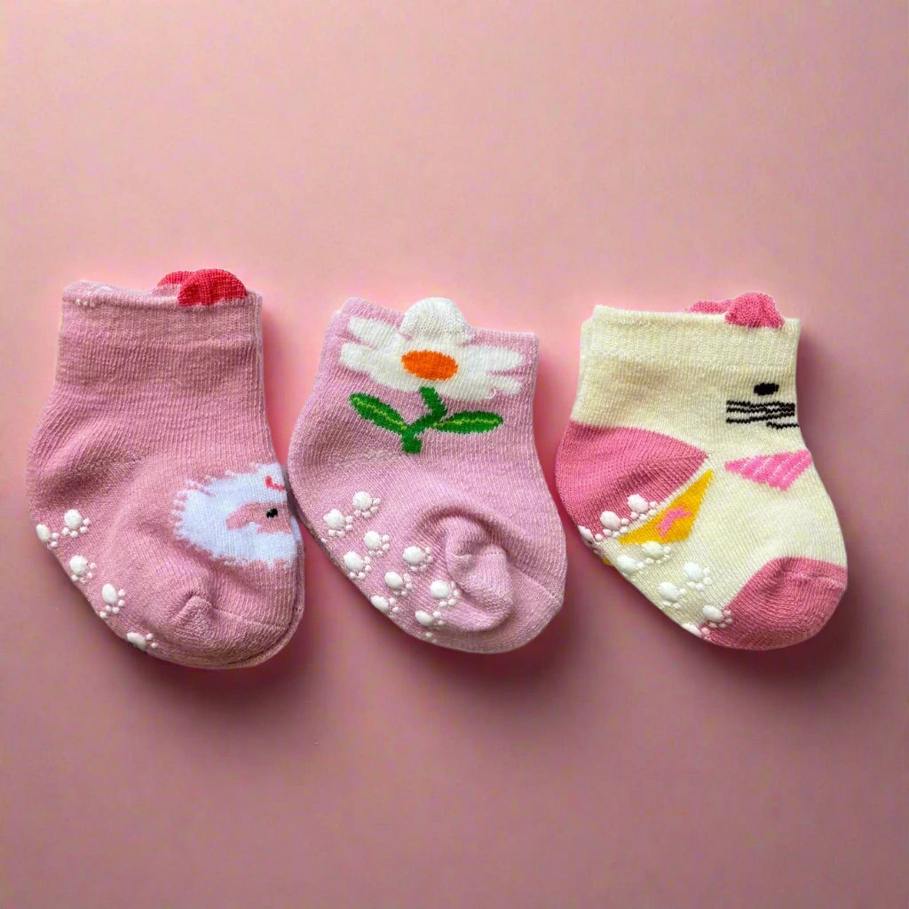 Carter’s Baby Girls 3-Pack Socks (0–6M)