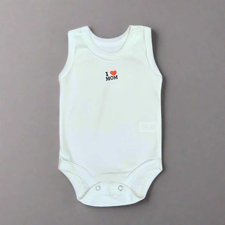 Crafted from ultra-soft cotton, this white bodysuit from Carter's features "I ā„ MOM" printed on the front. With its gender-neutral design and plain gray background, this onesie is an ideal choice for any baby. Part of a pack of five Carter's Sleeveless Summer Bodysuits for baby girls and boys, it offers both comfort and style.