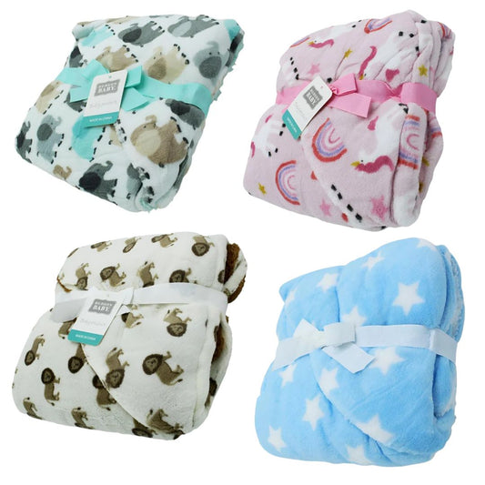 These four Hudson High Quality Baby Plush Blankets make the perfect baby gift, featuring charming designs: one in white with animals and a green ribbon that includes a plush giraffe blanket; another in pink with rainbows and flamingos accompanied by a pink ribbon; a cream version adorned with sloths and finished with a white ribbon; and the final one showcasing blue stars, also tied with a white ribbon. These cozy security blankets from the Hudson brand are ideal for your little one!